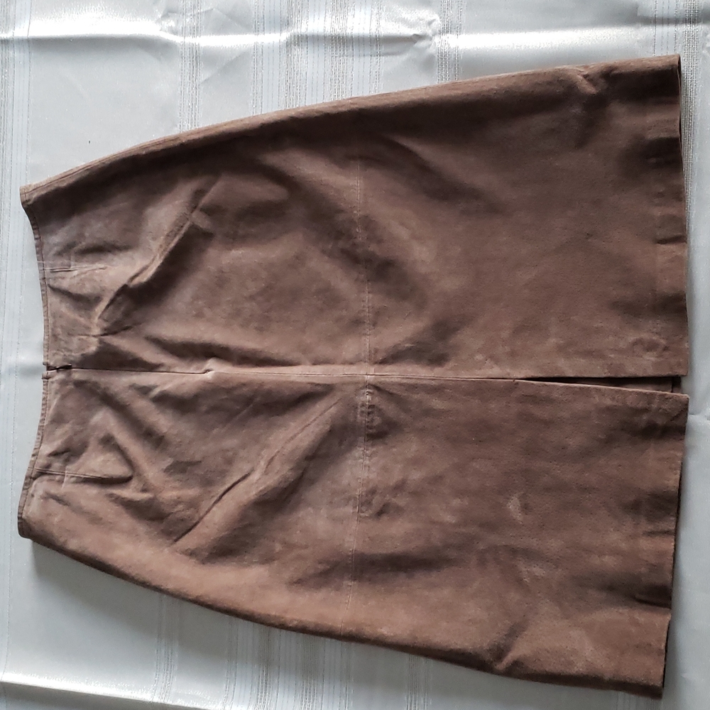 St. John's Bay NEW Suede Leather Skirt A-line Below Knee Back Slit 8 Tan - Picture 2 of 12